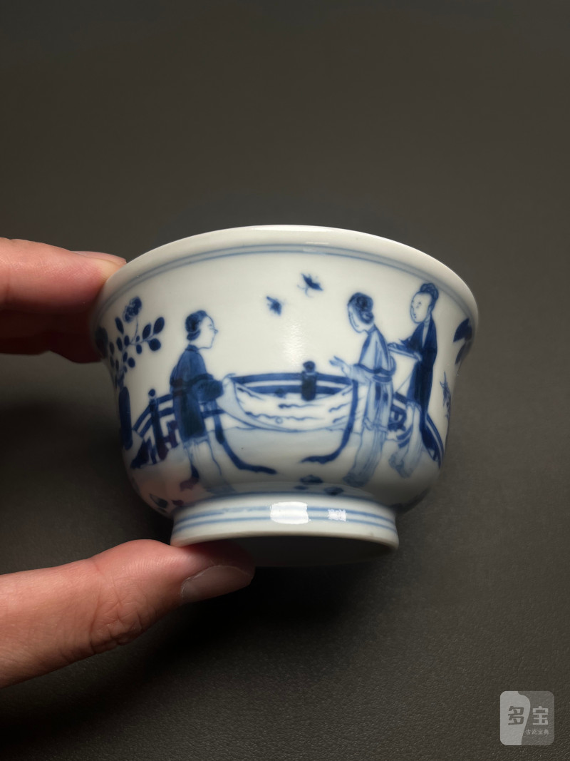 清雍正  青花“侍女对弈”图盖碗 - 图8